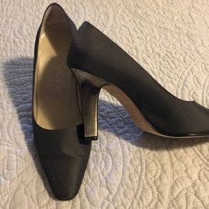 Nine West dress pumps